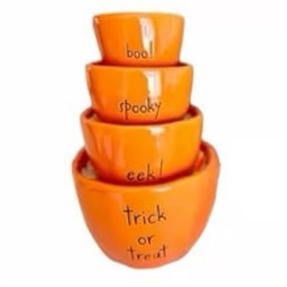 New Rae Dunn Trick or Treat Measuring Cups Set of 4